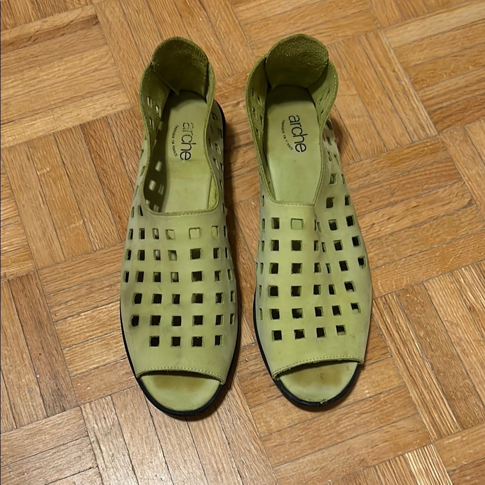 Arche Women's Green Peep-Toe Shoes